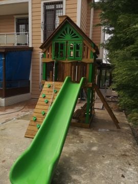 Tırmanma Çıkışlı Çocuk Parkı