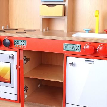 Ahşap Kırmızı Kapak Mutfak