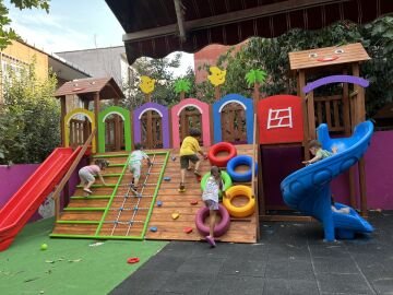 Tırmanma Çıkışlı Oyun Parkı – Gülen Yüzlü Palmiye Ahşap Çocuk Parkı