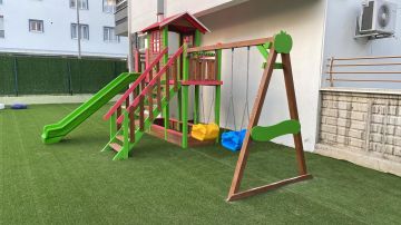 Kum havuzlu ikili salıncaklı tek kule park