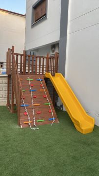 Kaydıraklı Tırmanma platformu.
