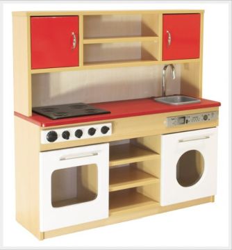 Anaokulu ahşap mutfak köşesi