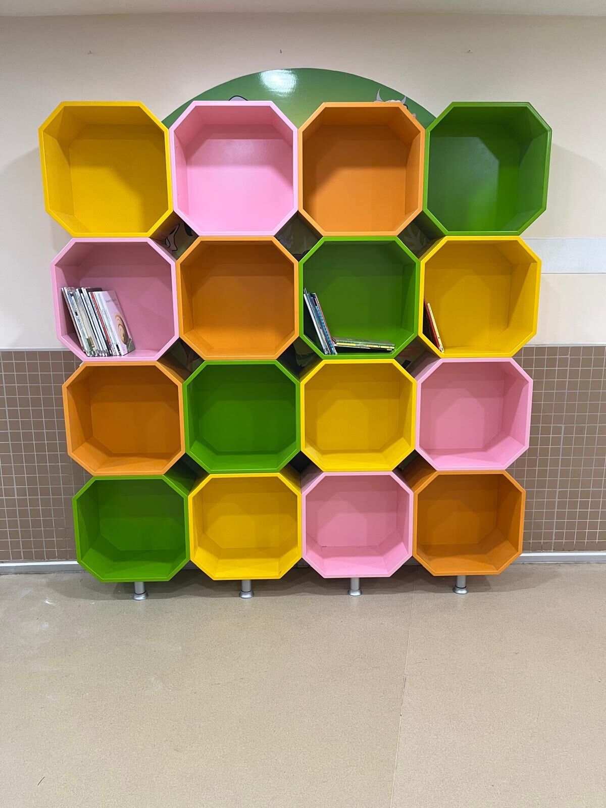 Sekizgen Lake Boyalı 16 Üniteli Kitaplık – 200×30×200 cm