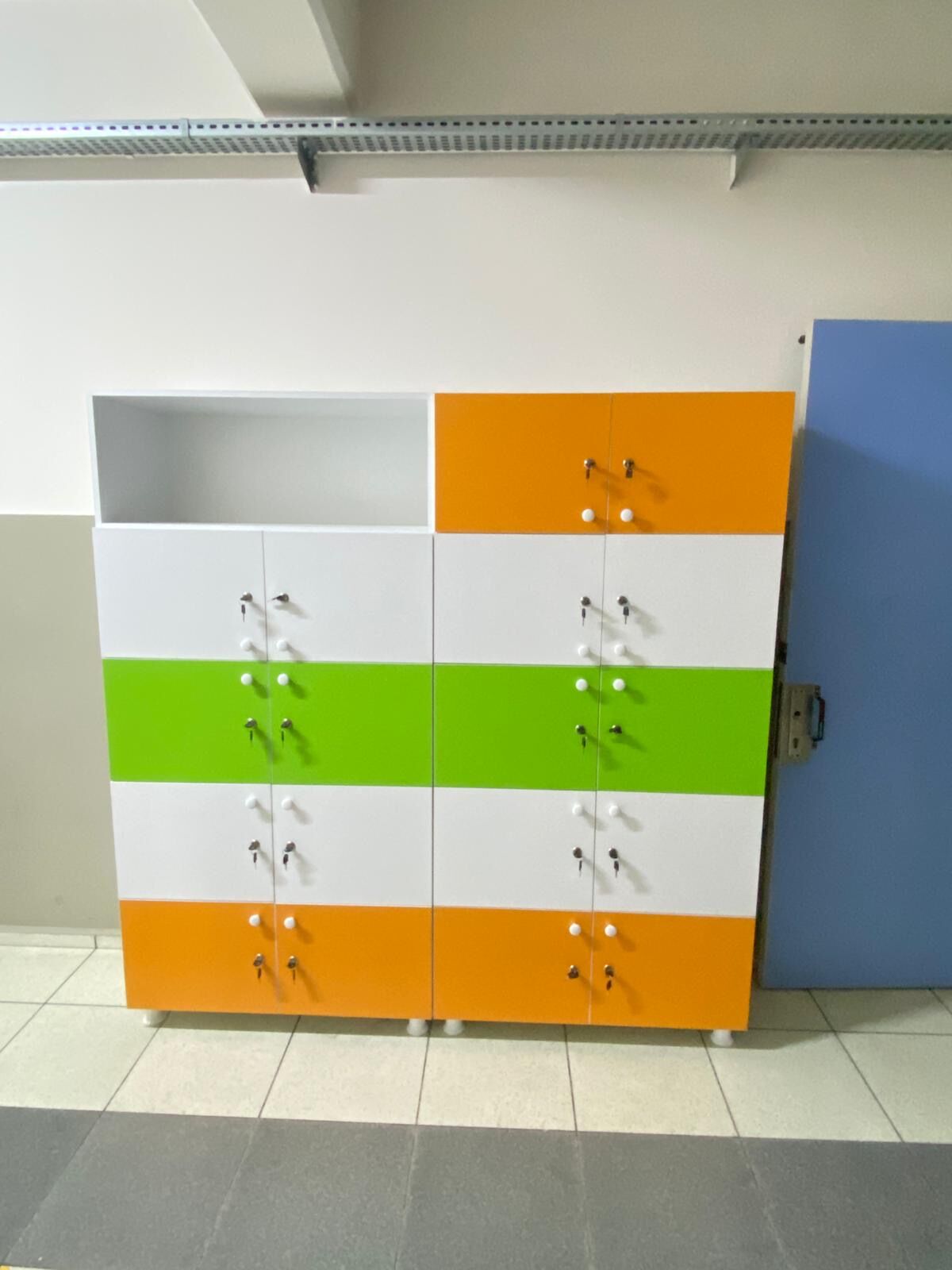 18 kapaklı kilitli kapaklı öğrenci dolabı