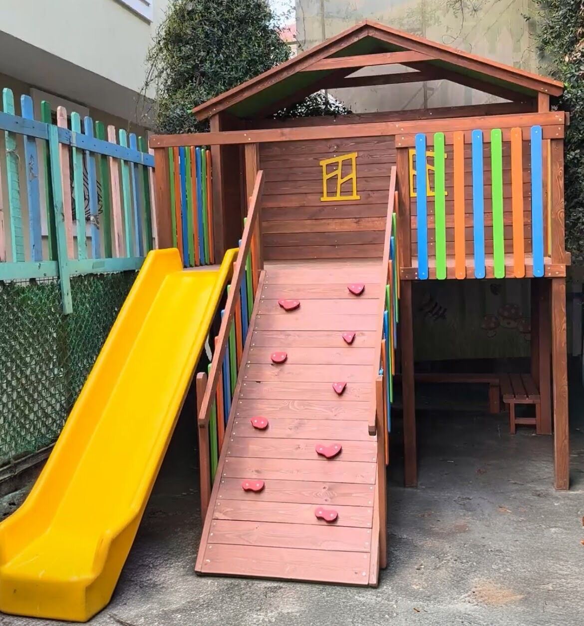 Ahşap Oyun Evli Kaydıraklı Tırmanma Çıkışlı Çocuk Parkı – 200x100x300 cm